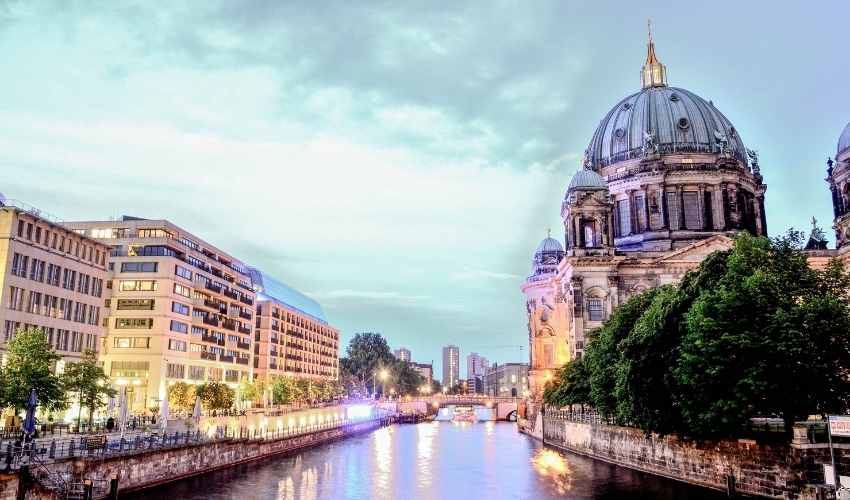 PARÍS, LONDRES, ÁMSTERDAM Y BERLÍN
